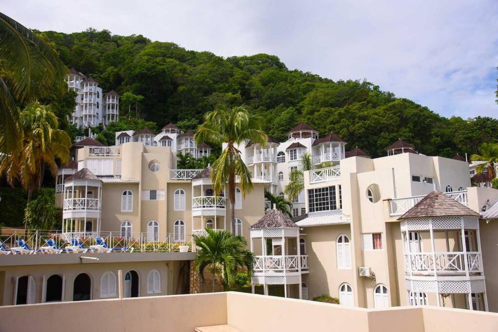Czar'S Citadel-2 Bedroom Apt 23E At Columbus Heights Ocho Rios Exterior photo